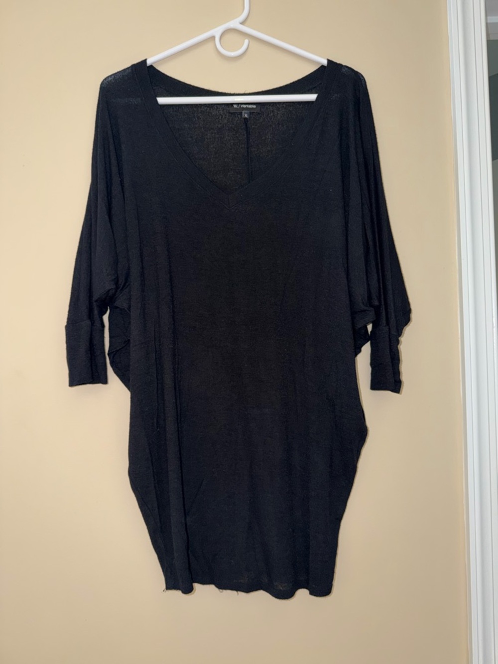 Wantable Black V-Neck Top - XL